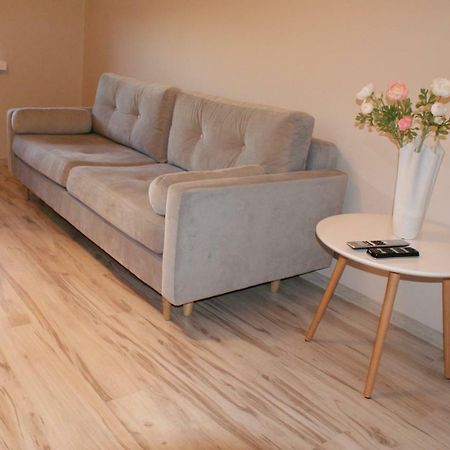 Apartament Grochowska Warszawa Esterno foto