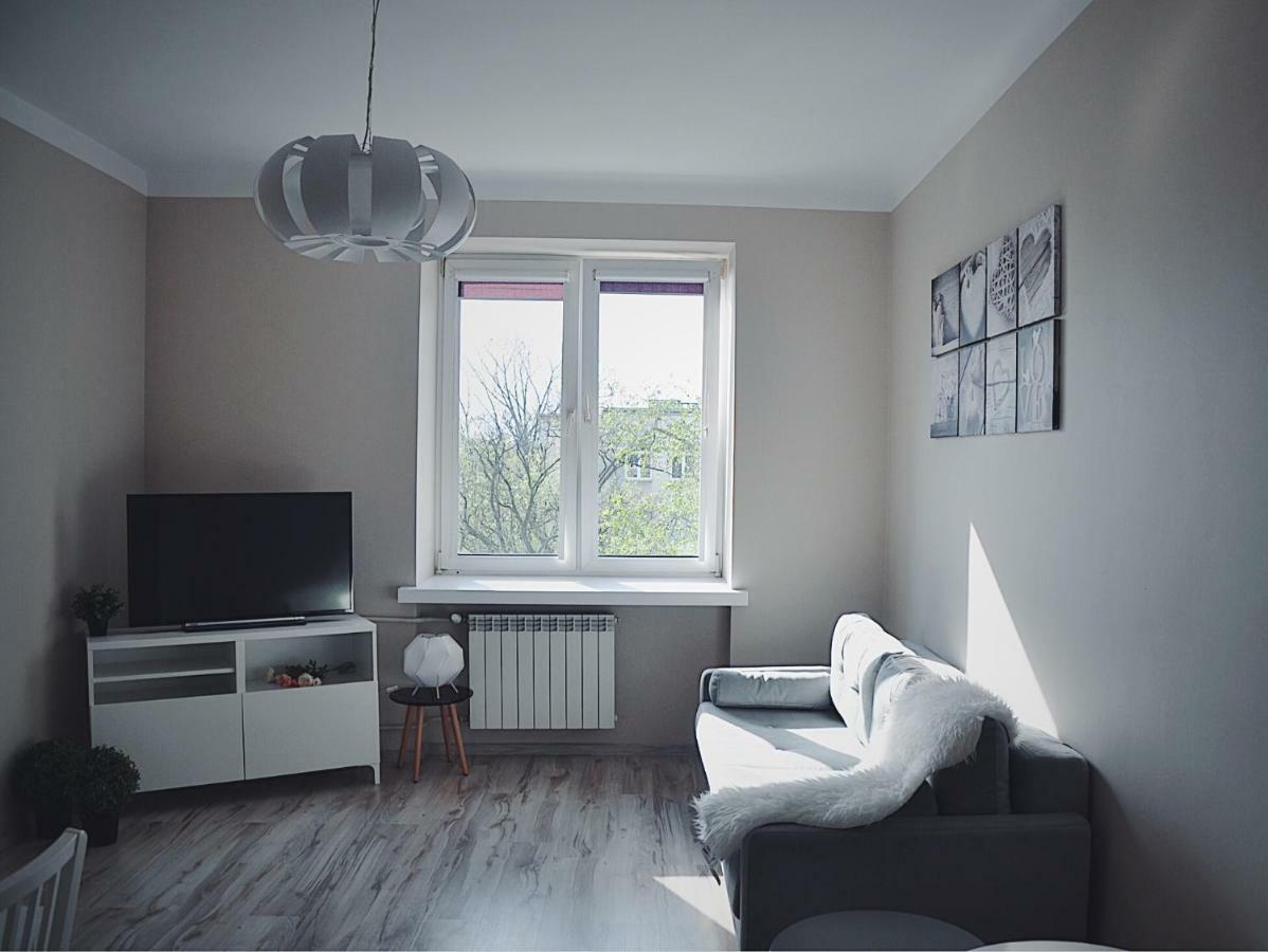 Apartament Grochowska Warszawa Esterno foto