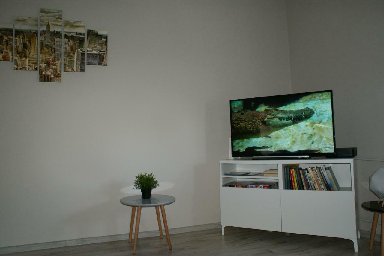 Apartament Grochowska Warszawa Esterno foto